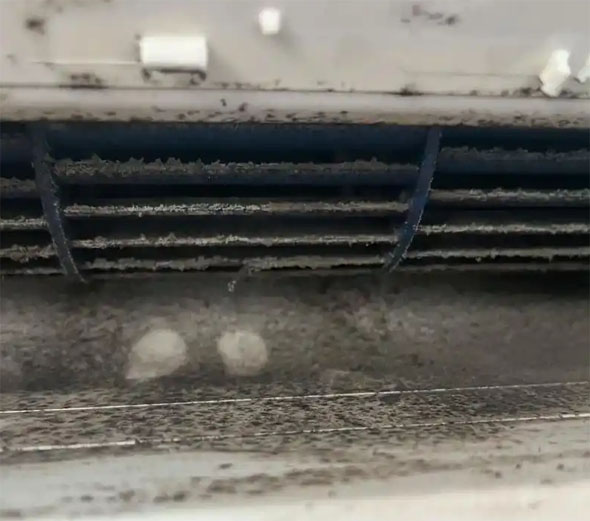 临洮空调吹的风有股烧焦味是怎么回事